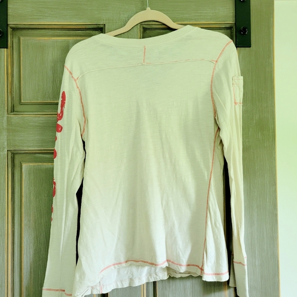 Zumba Womens Tee T-Shirt Top Long Sleeve Cream V-Neck Henley Pink Trim Size L - Picture 2 of 3